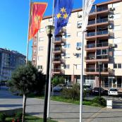 Uređen plato i zelene površine oko Akademije znanja