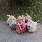 Da plato oko Akademije bude čist, pobrinula se djeca iz komšiluka 